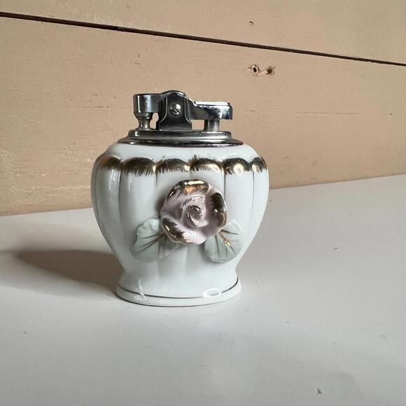 Vintage Japanese Porcelain Table Lighter Floral White Gold Working Refilled Flin - Picture 1 of 5
